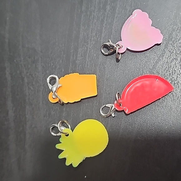 4pc Stitch Markers - Picture 2 of 3